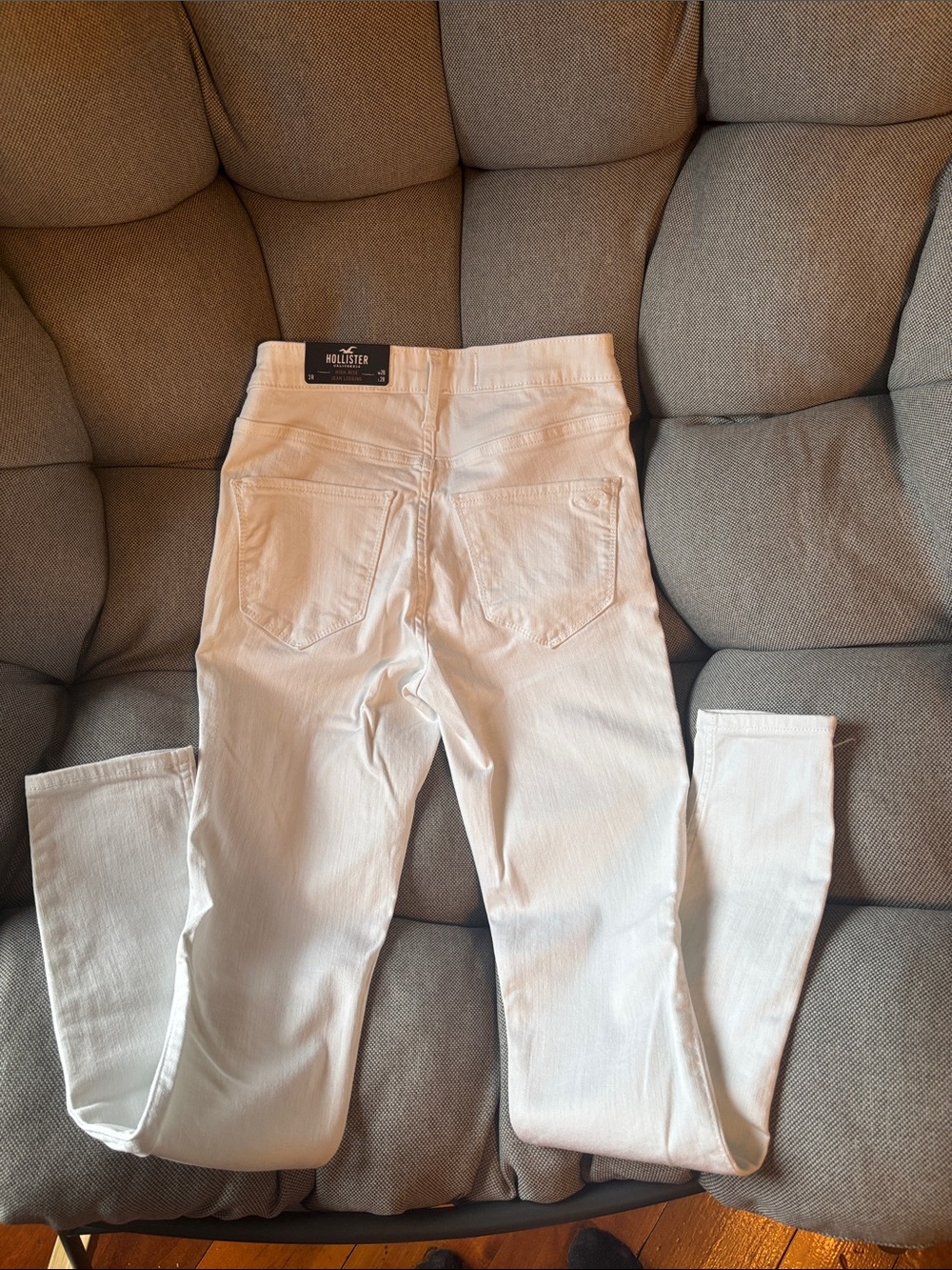 NWT Hollister Women's Off-White Skinny Jeans - Picture 3 of 4